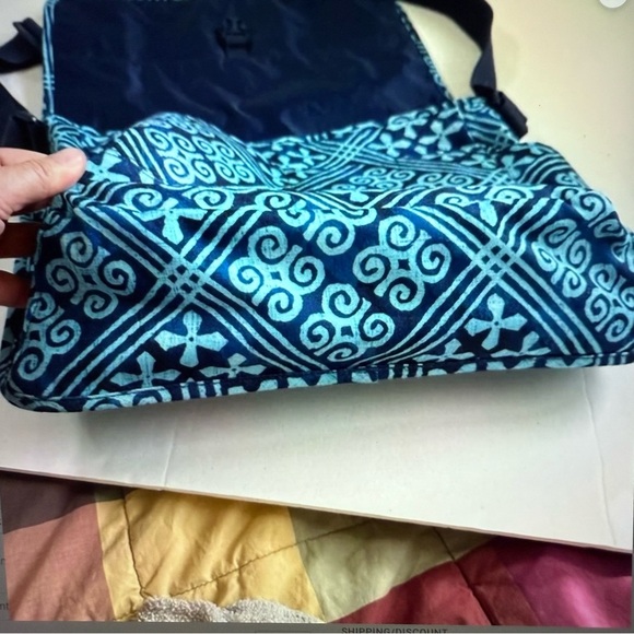 NWOT Vera Bradley Blue Cuban tiles laptop tablet messenger crossbody bag - Picture 8 of 14